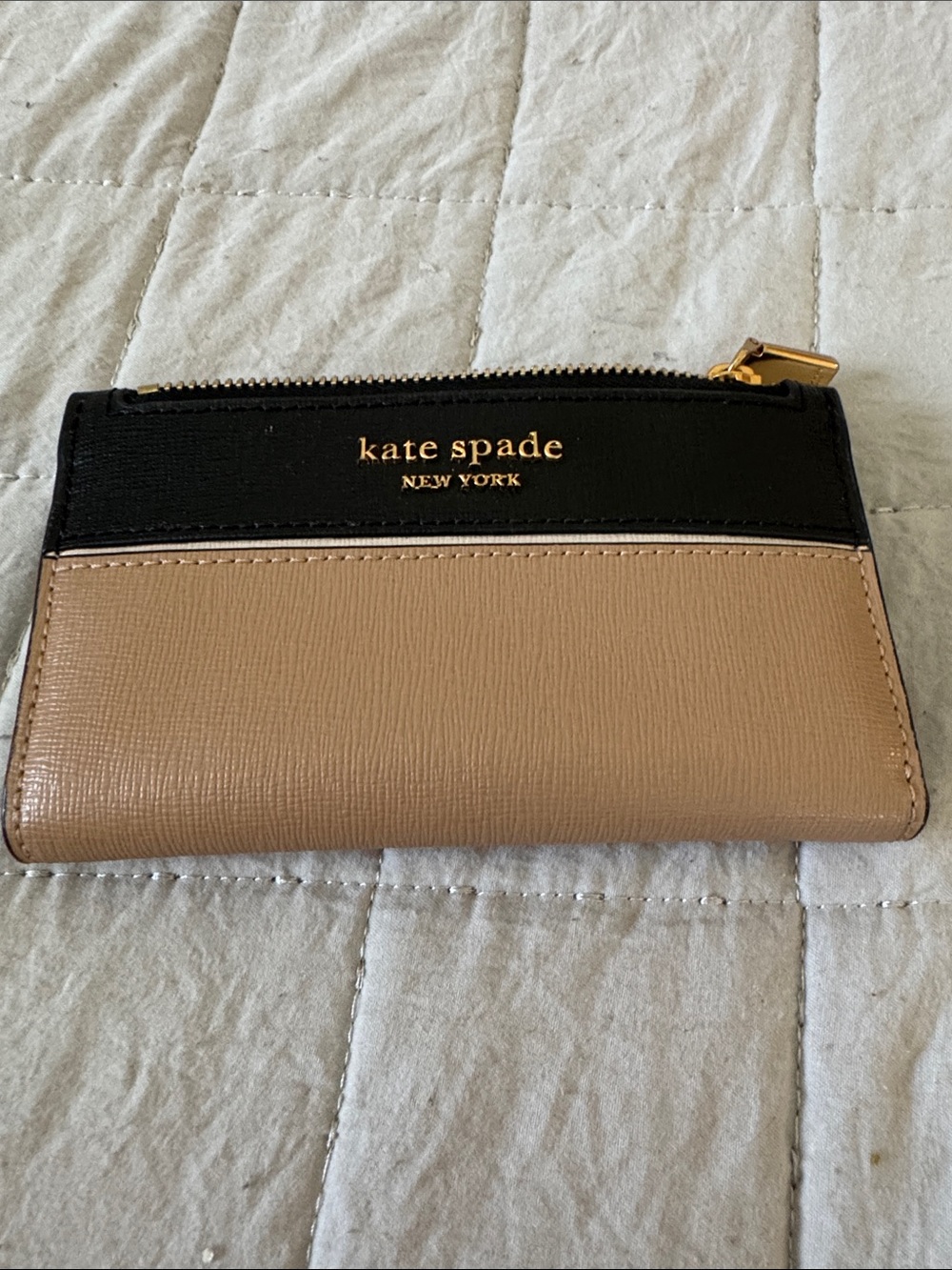 kate spade Two-Tone Black & Beige Leather Zip Card Wallet
